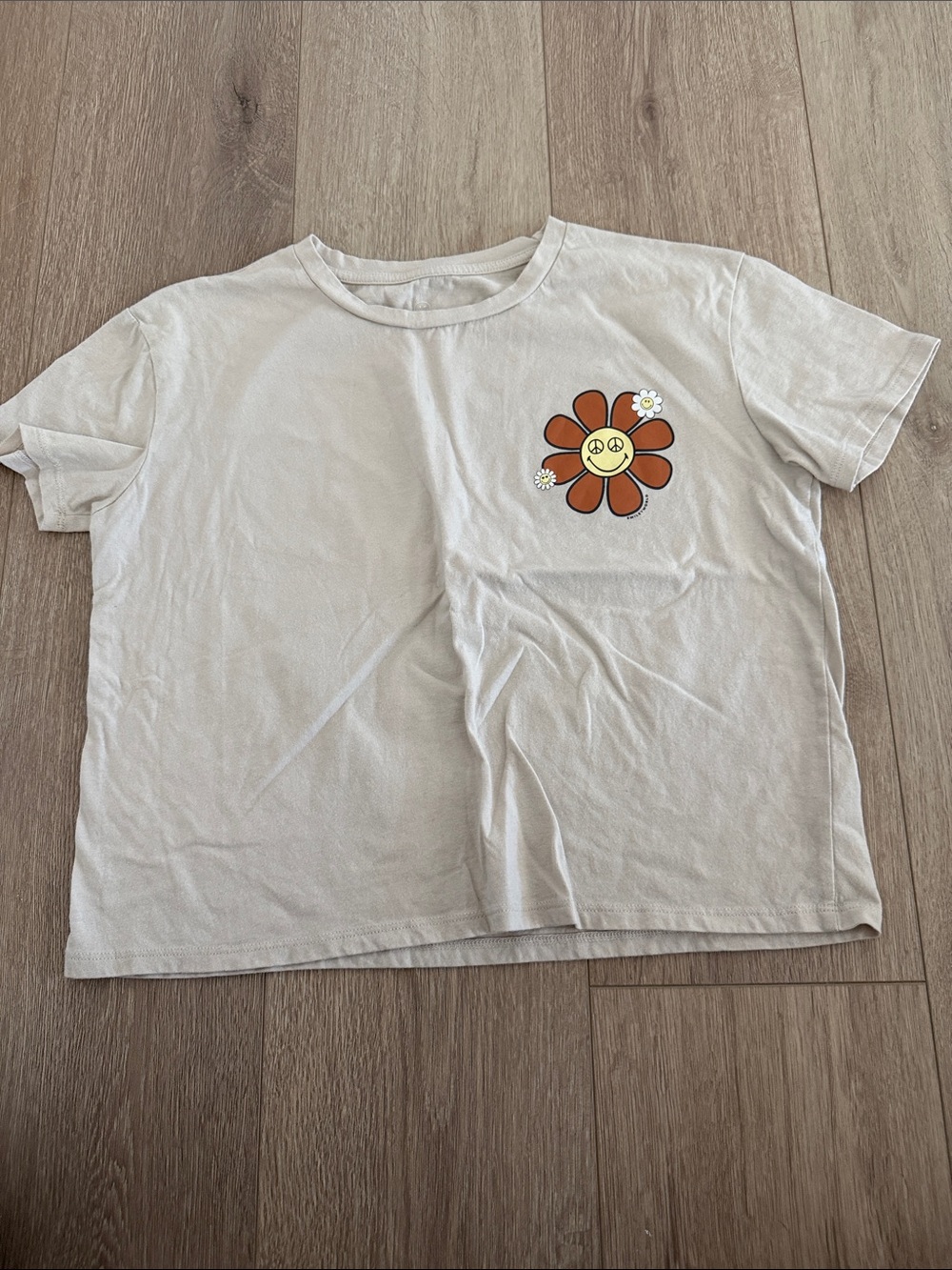 Kids Cream Tee with Smiling Flower Graphic